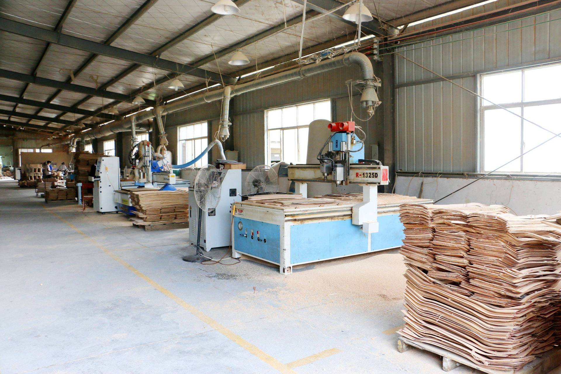 Fengyuan skateboard production workshop